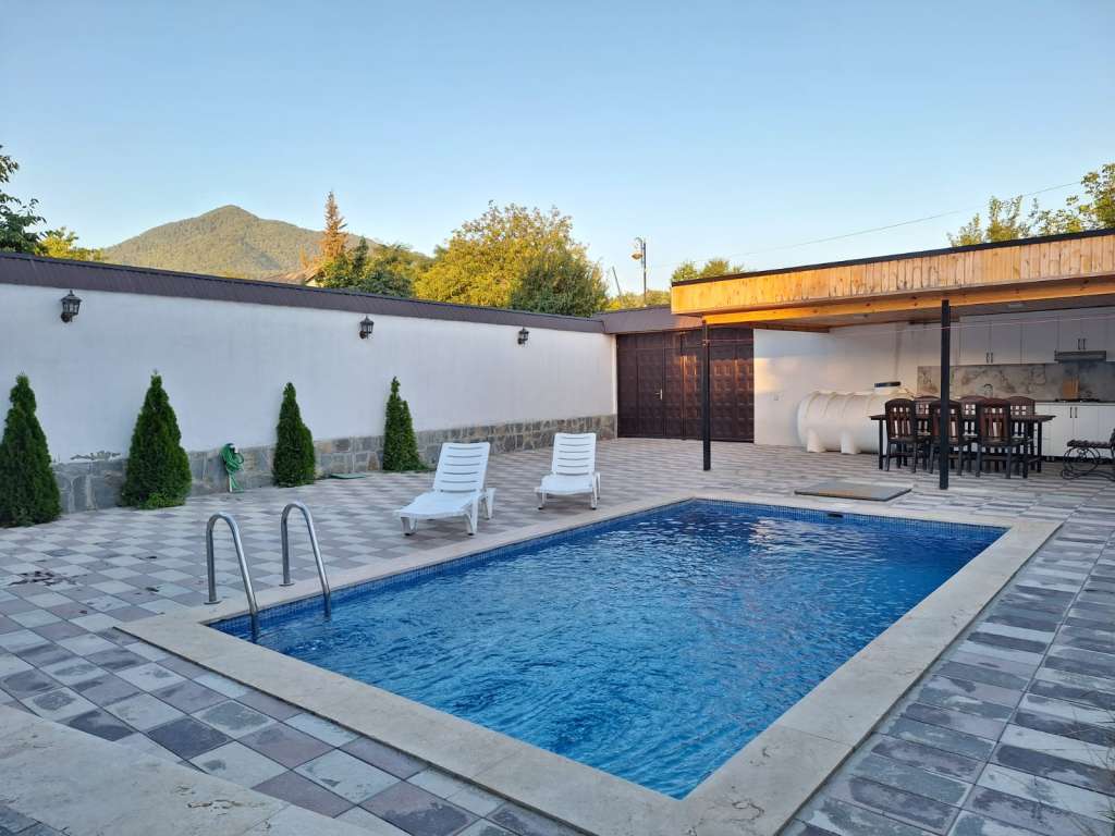 Qəbələ Qəbələ günlük kirayə Həyət evi / Villa 250 AZN-a 3 otaqlı