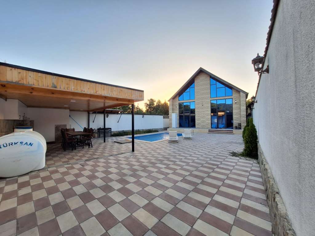 Qəbələ Qəbələ günlük kirayə Həyət evi / Villa 250 AZN-a 3 otaqlı