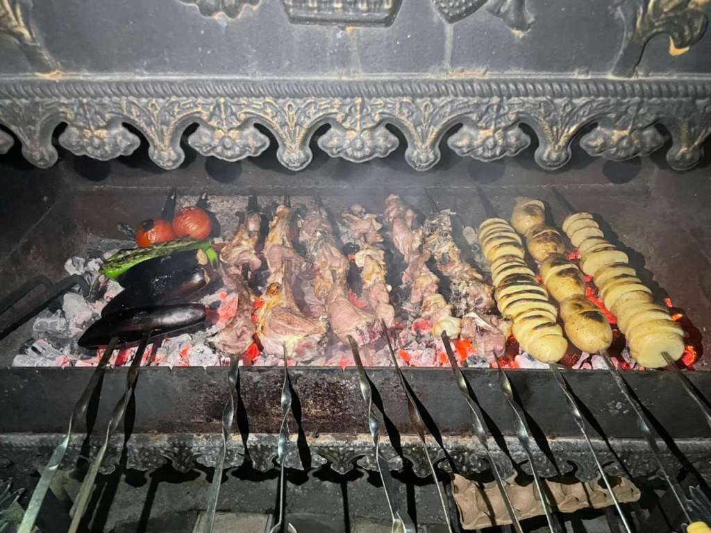 Qəbələ Qəbələ günlük kirayə Həyət evi / Villa 300 AZN-a 4 otaqlı