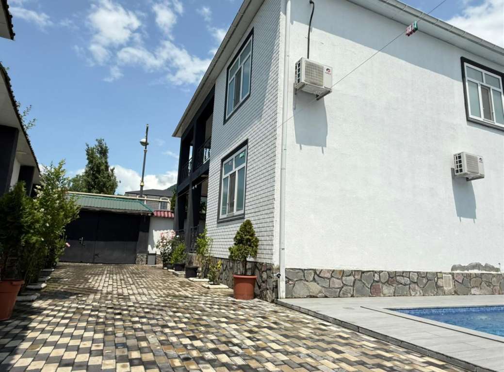 Qəbələ Qəbələ günlük kirayə Həyət evi / Villa 300 AZN-a 4 otaqlı