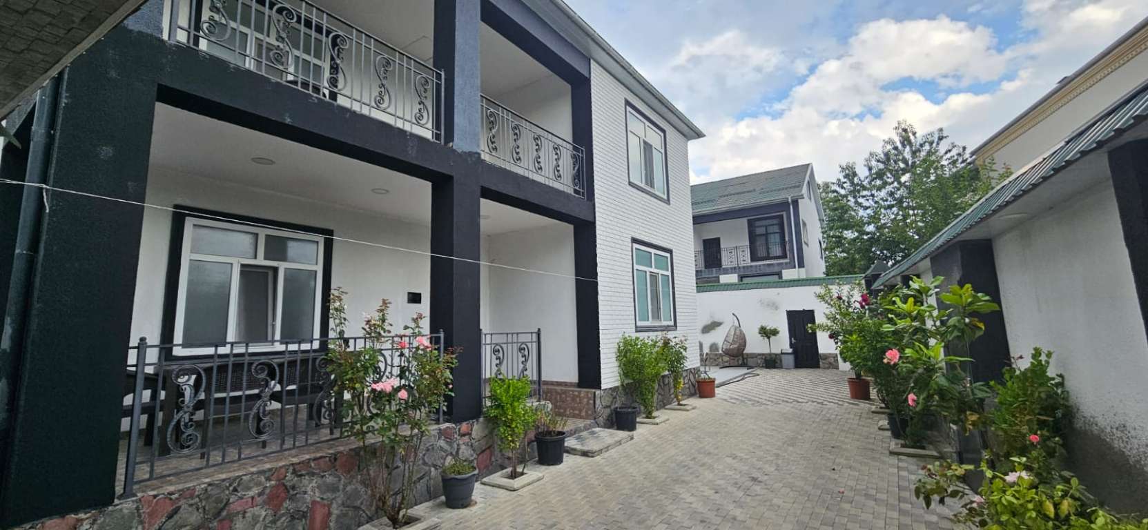 Qəbələ Qəbələ günlük kirayə Həyət evi / Villa 300 AZN-a 4 otaqlı