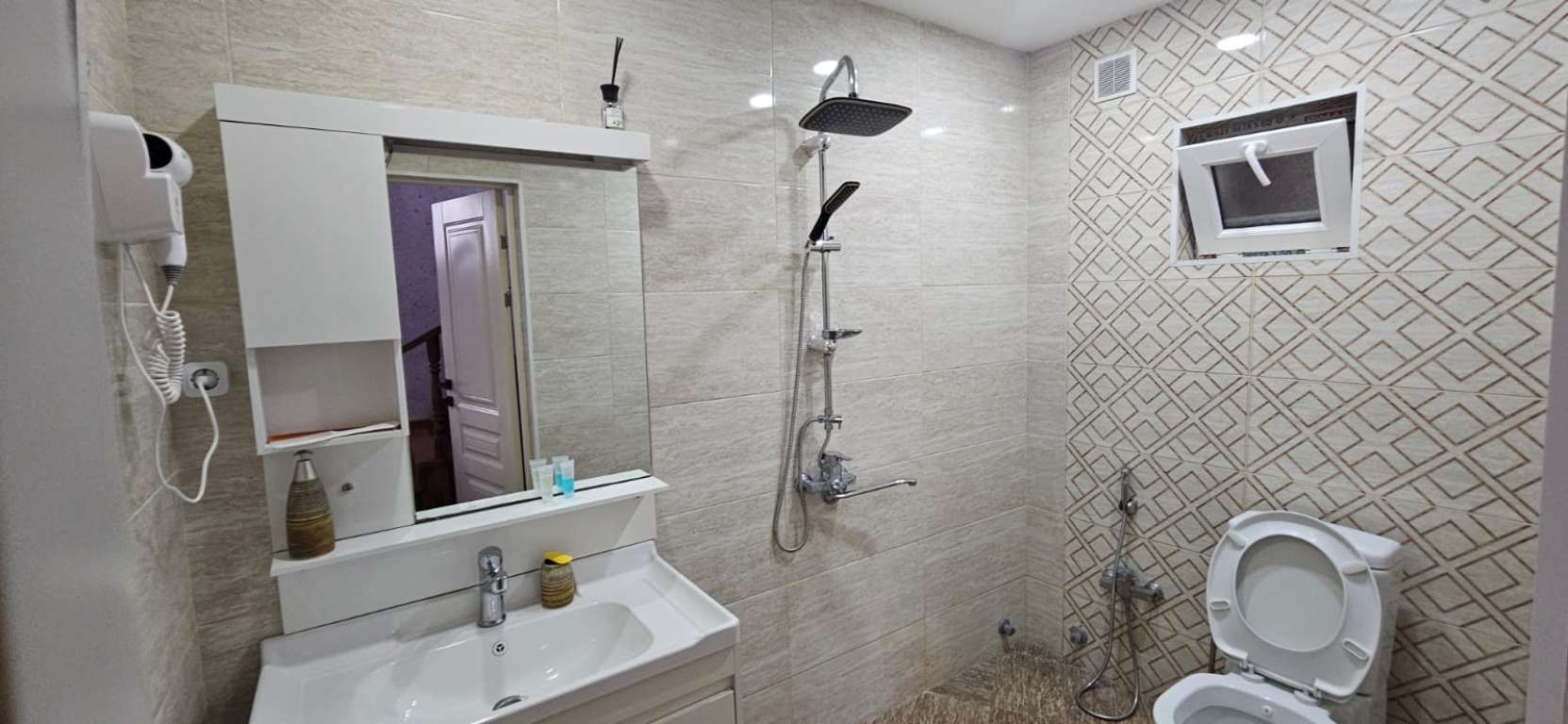 Qəbələ Qəbələ günlük kirayə Həyət evi / Villa 300 AZN-a 4 otaqlı