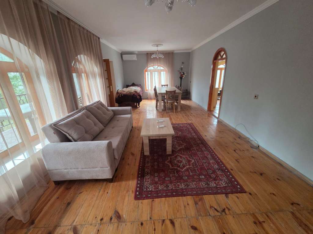 Qəbələ Qəbələ günlük kirayə Həyət evi / Villa 70 AZN-a 3 otaqlı