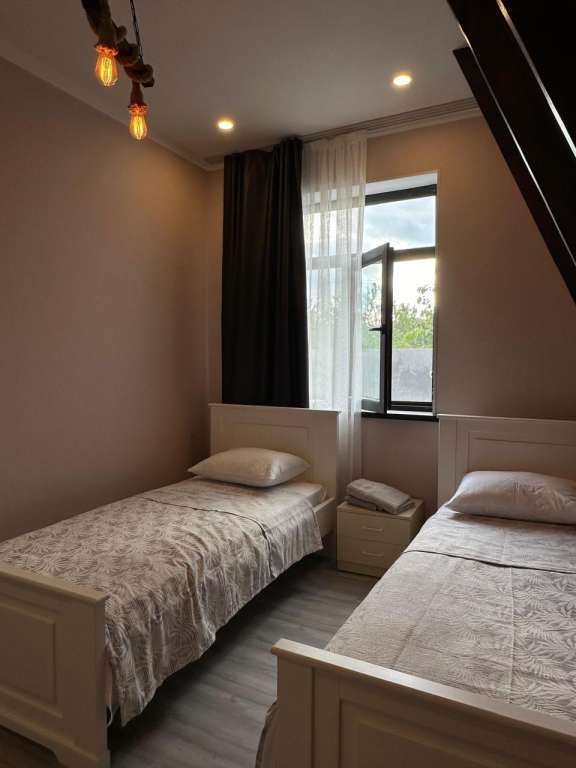 Qəbələ Qəbələ, Azərbaycan günlük kirayə A-Frame 250 AZN-a 4 otaqlı