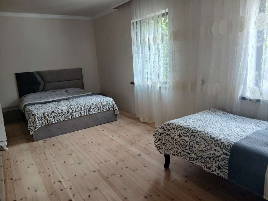 Qax Ağçay, Азербайджан günlük kirayə Həyət evi / Villa 80 AZN-a 2 otaqlı