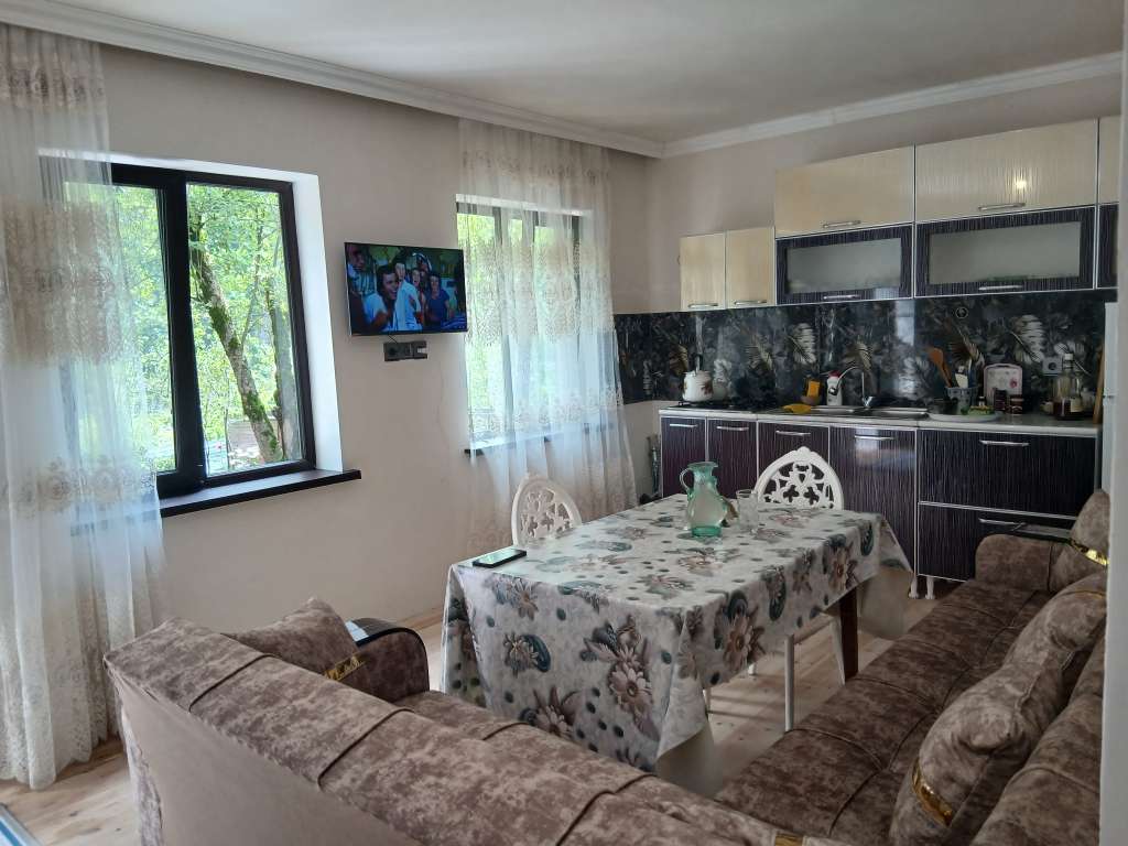 Qax Ağçay, Азербайджан günlük kirayə Həyət evi / Villa 80 AZN-a 2 otaqlı