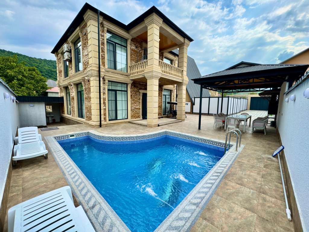 Qəbələ Qəbələ günlük kirayə Həyət evi / Villa 450 AZN-a 5 otaqlı