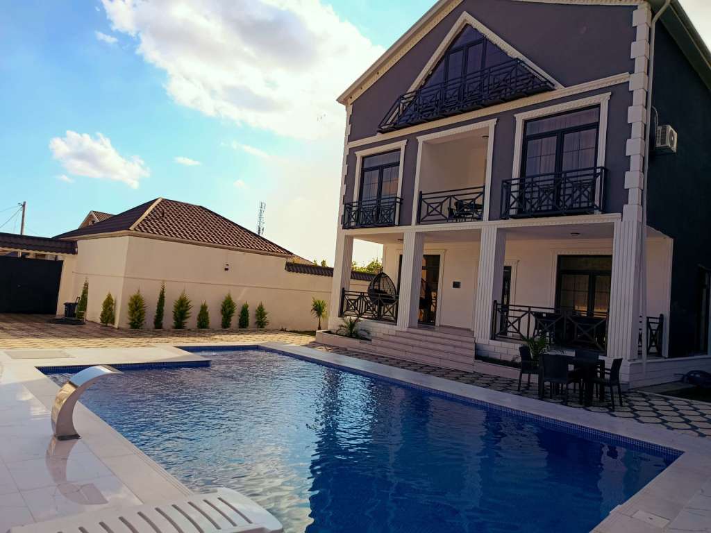 Qəbələ Qəbələ Azərbaycanda günlük kirayə Həyət evi / Villa 300 AZN-a 3 otaqlı