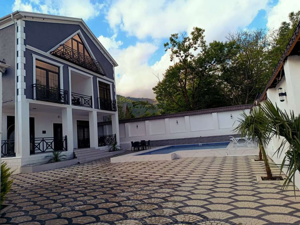 Qəbələ Qəbələ günlük kirayə Həyət evi / Villa 300 AZN-a 3 otaqlı