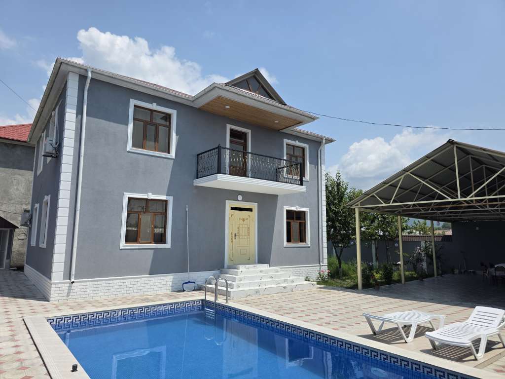 Qəbələ Qəbələ Azərbaycanda günlük kirayə Həyət evi / Villa 220 AZN-a 4 otaqlı