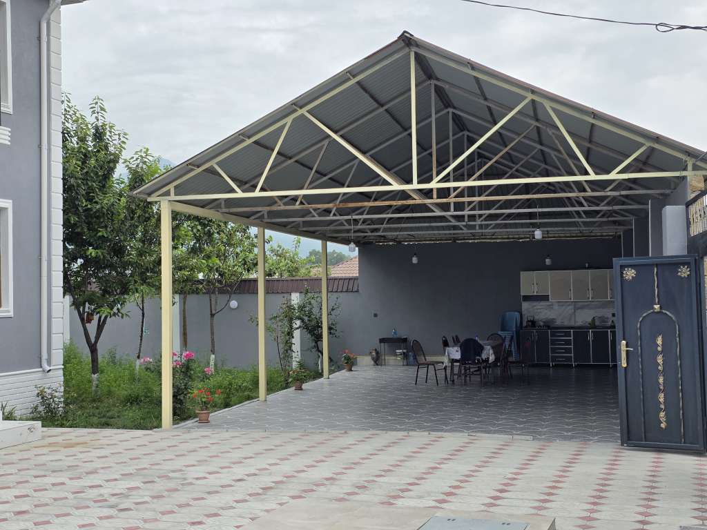 Qəbələ Qəbələ günlük kirayə Həyət evi / Villa 220 AZN-a 4 otaqlı