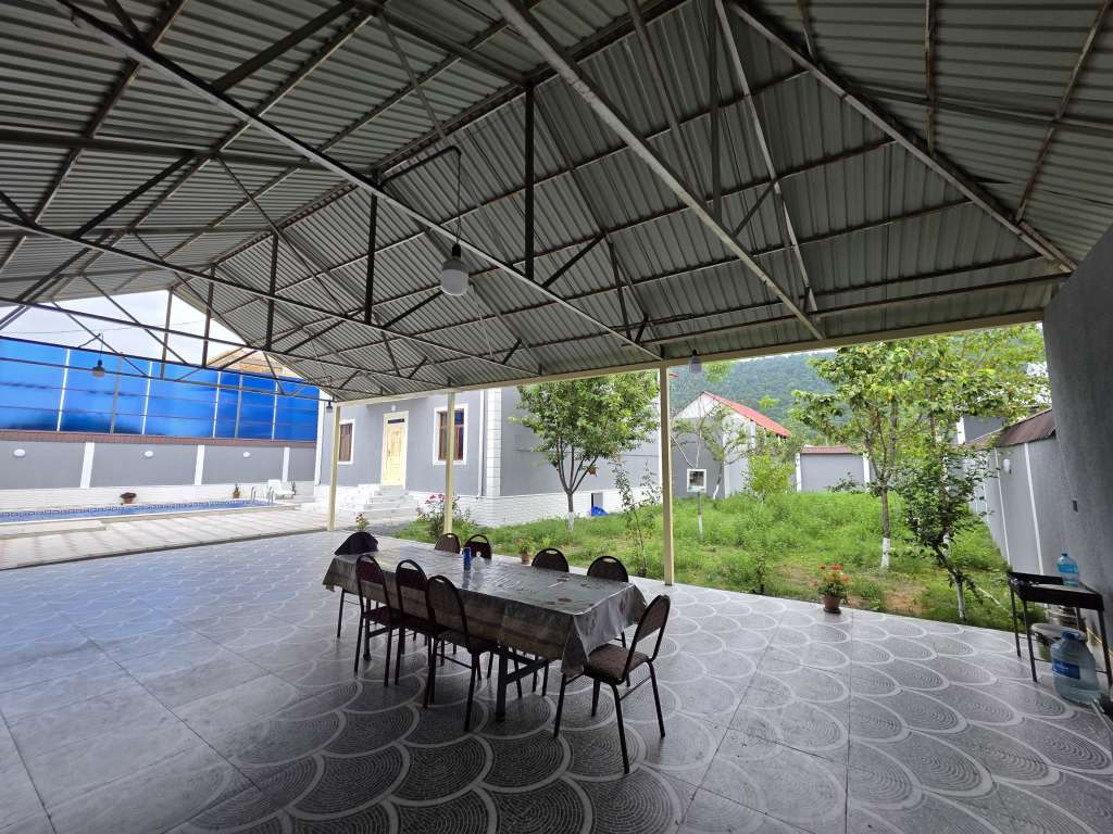Qəbələ Qəbələ günlük kirayə Həyət evi / Villa 220 AZN-a 4 otaqlı