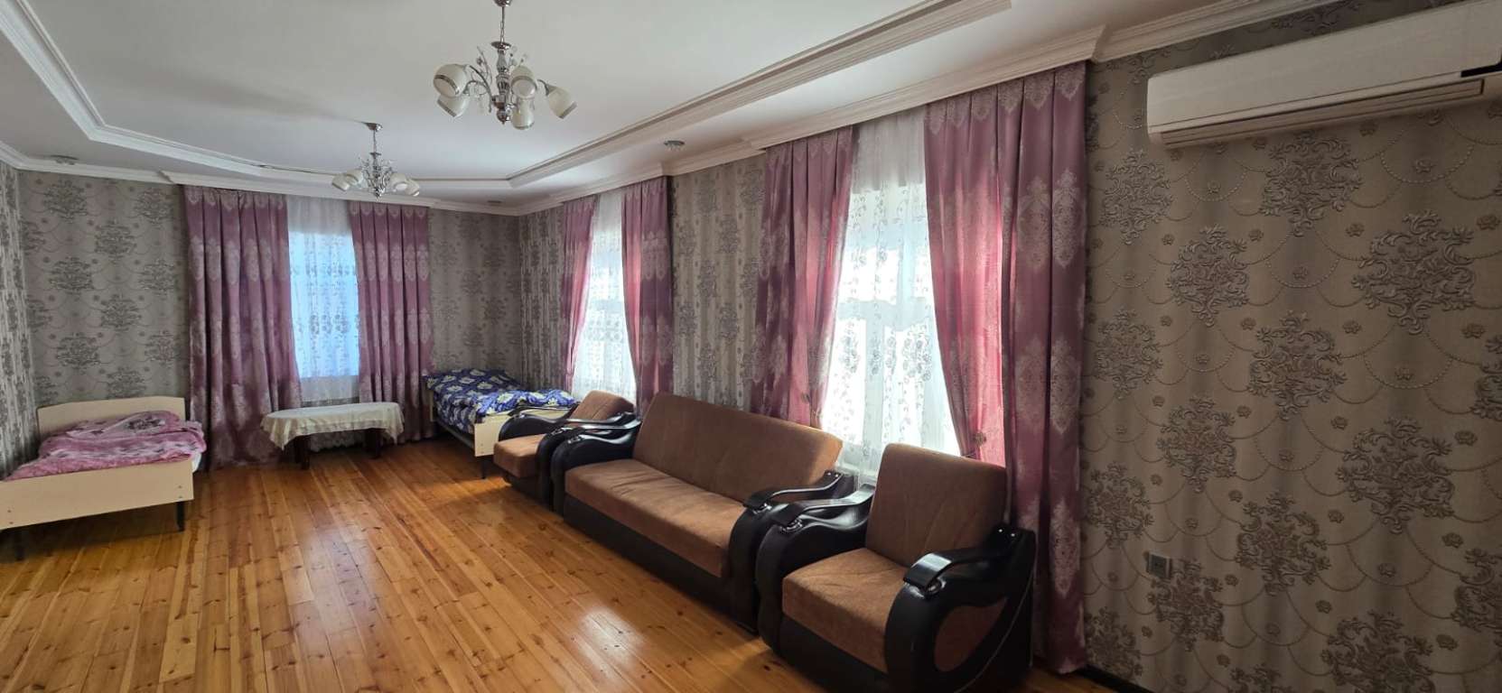 Qəbələ Qəbələ günlük kirayə Həyət evi / Villa 220 AZN-a 4 otaqlı