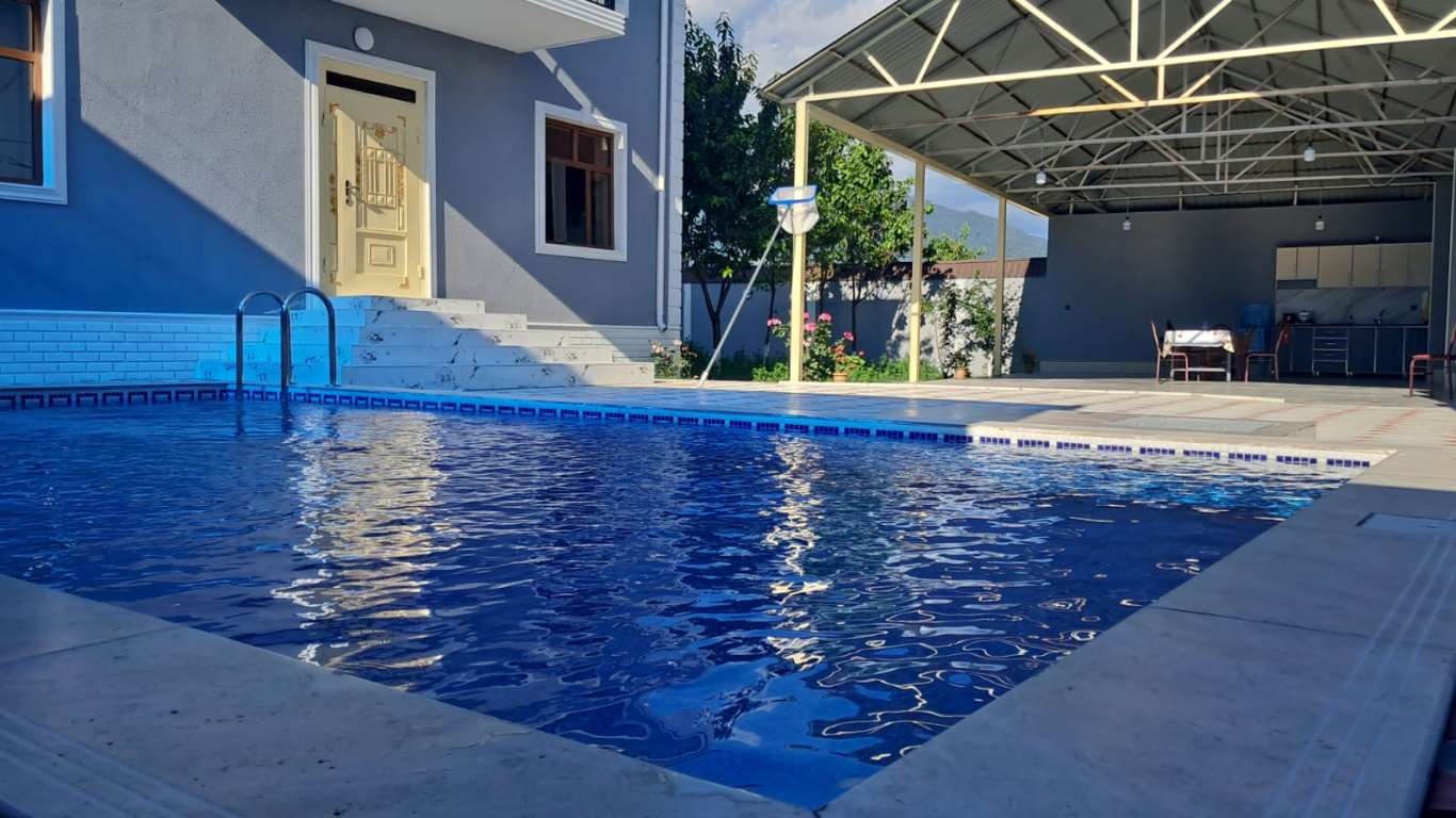 Qəbələ Qəbələ günlük kirayə Həyət evi / Villa 220 AZN-a 4 otaqlı