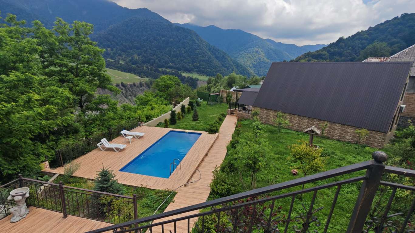 Qəbələ Qəbələ günlük kirayə Həyət evi / Villa 350 AZN-a 4 otaqlı