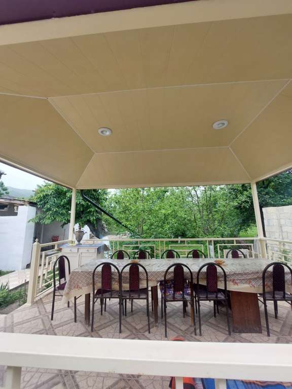 Quba 8H8V+45, İkinci Nügədi, Azerbaijan günlük kirayə Həyət evi / Villa 110 AZN-a 4 otaqlı