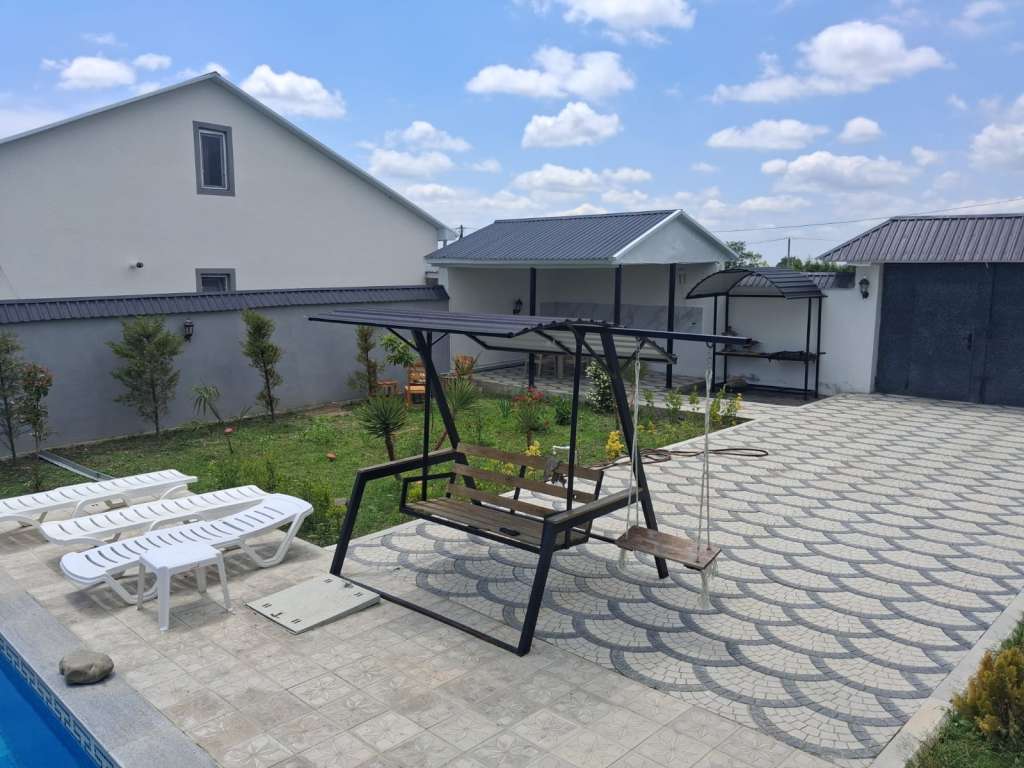 Qəbələ Qəbələ günlük kirayə Həyət evi / Villa 250 AZN-a 4 otaqlı