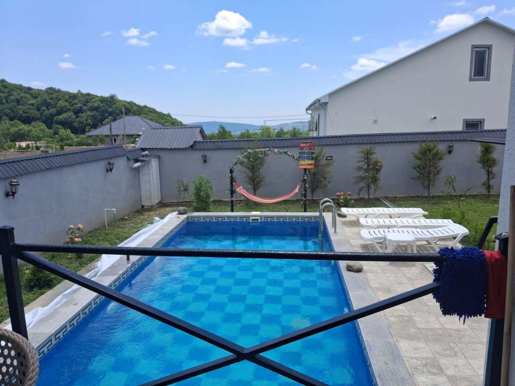 Qəbələ Qəbələ günlük kirayə Həyət evi / Villa 250 AZN-a 4 otaqlı