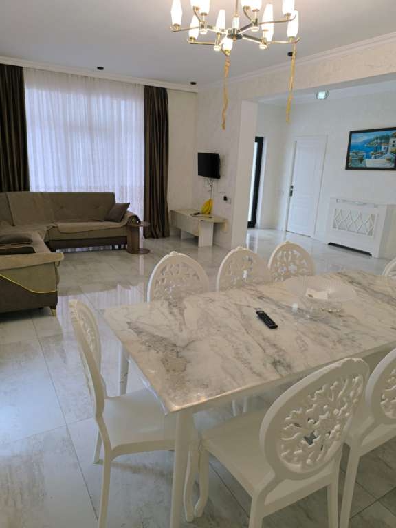 Qəbələ Qəbələ günlük kirayə Həyət evi / Villa 250 AZN-a 4 otaqlı