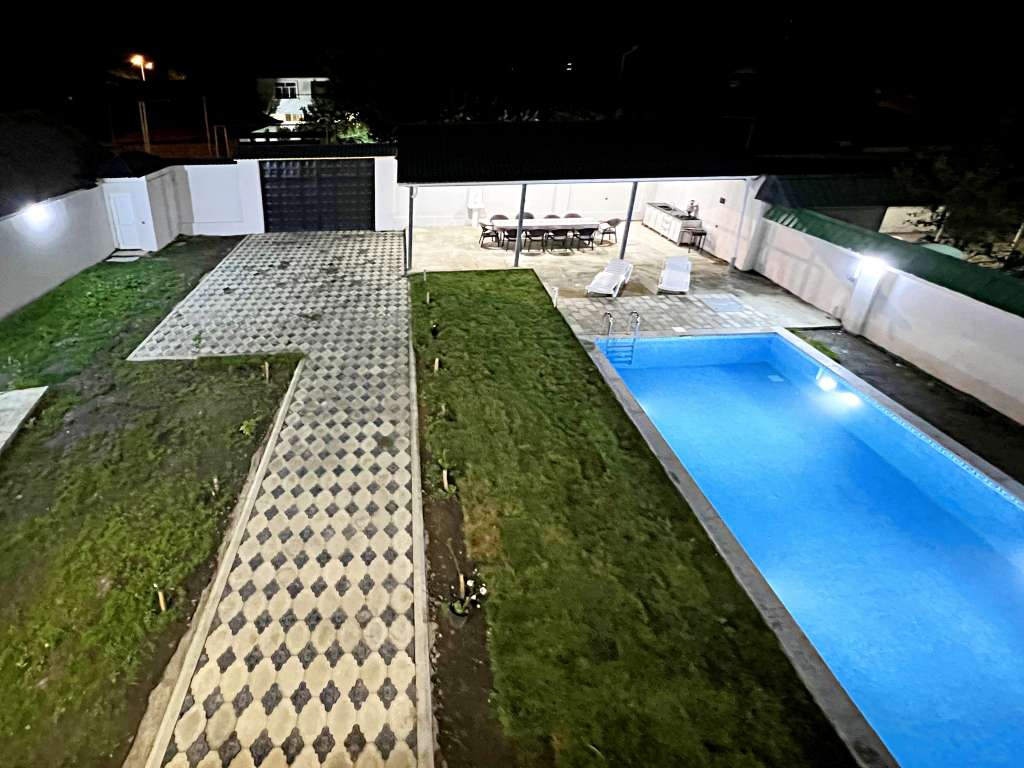 Qəbələ Qəbələ, Azerbaycan günlük kirayə Həyət evi / Villa 250 AZN-a 4 otaqlı