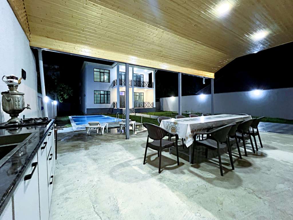 Qəbələ Qəbələ, Azerbaycan günlük kirayə Həyət evi / Villa 250 AZN-a 4 otaqlı