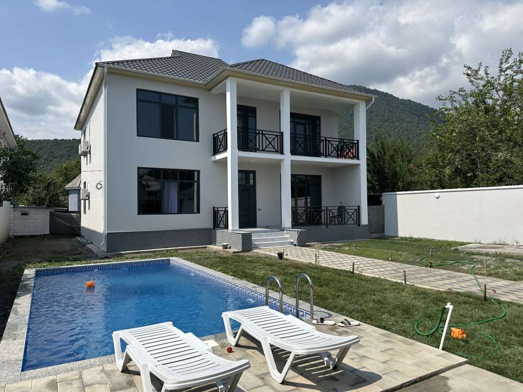 Qəbələ Qəbələ, Azerbaycan günlük kirayə Həyət evi / Villa 250 AZN-a 4 otaqlı