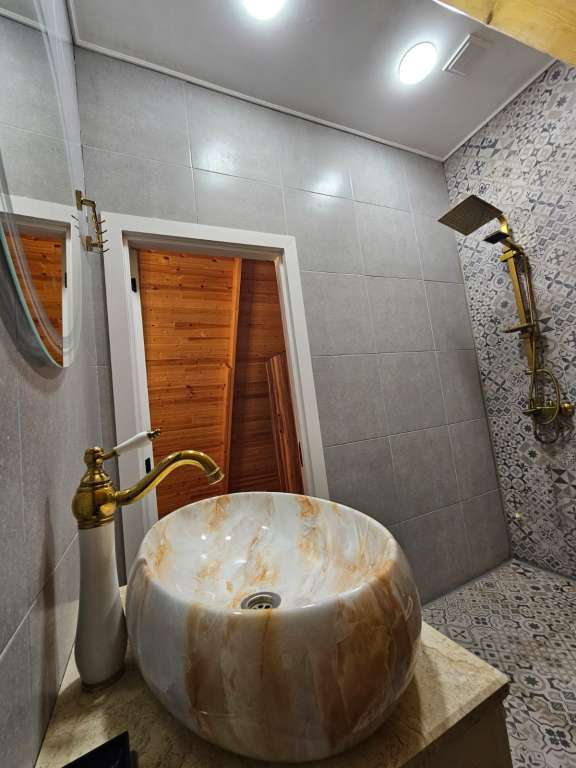 Qəbələ Qəbələ, Azerbaycan günlük kirayə Həyət evi / Villa 350 AZN-a 5 otaqlı