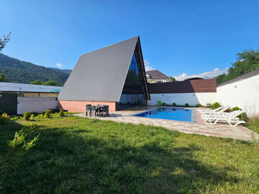 Qəbələ Qəbələ, Azerbaycan günlük kirayə Həyət evi / Villa 350 AZN-a 5 otaqlı