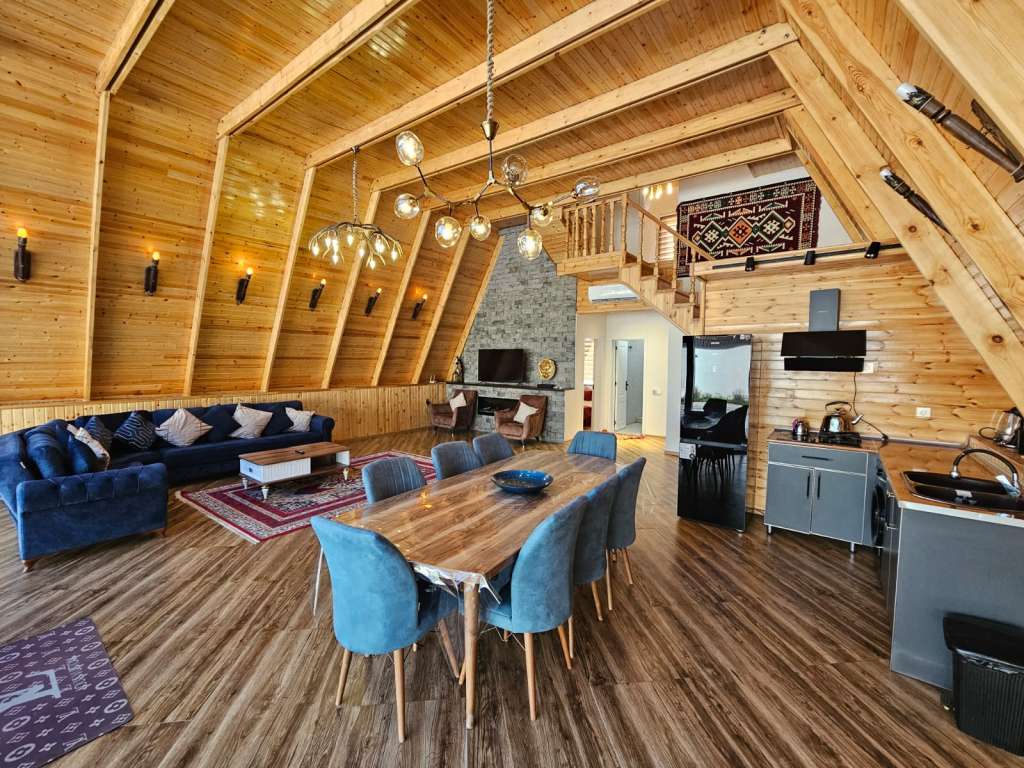 Qəbələ Qəbələ, Azerbaycan günlük kirayə Həyət evi / Villa 350 AZN-a 5 otaqlı