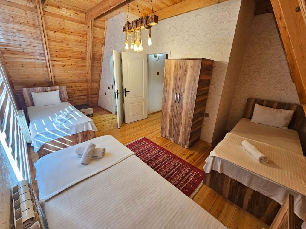 Qəbələ Qəbələ, Azerbaycan günlük kirayə Həyət evi / Villa 350 AZN-a 5 otaqlı