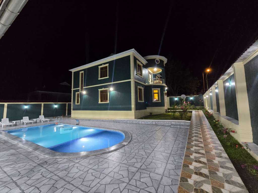 Qəbələ Qəbələ günlük kirayə Həyət evi / Villa 300 AZN-a 4 otaqlı