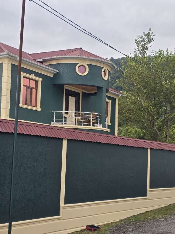 Qəbələ Qəbələ günlük kirayə Həyət evi / Villa 300 AZN-a 4 otaqlı