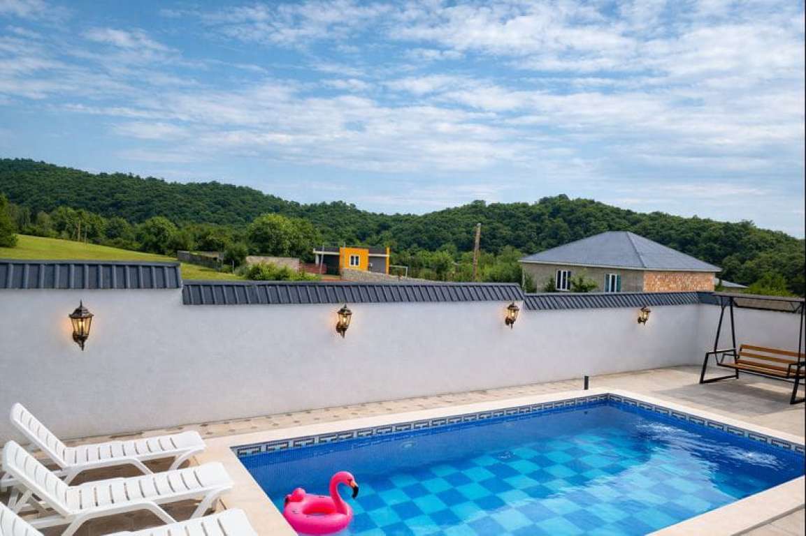 Qəbələ Qəbələ, Azerbaycan günlük kirayə Həyət evi / Villa 280 AZN-a 4 otaqlı