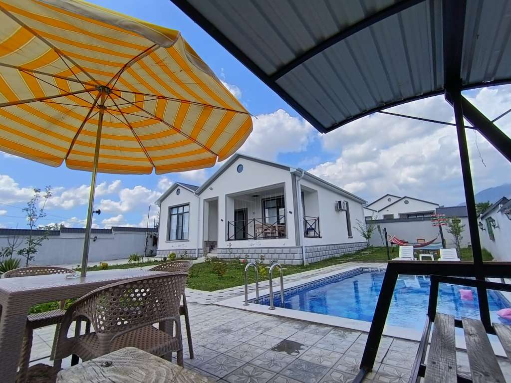 Qəbələ Qəbələ, Azerbaycan günlük kirayə Həyət evi / Villa 280 AZN-a 4 otaqlı