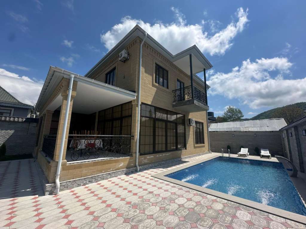 Qəbələ Qəbələ, Azerbaycan günlük kirayə Həyət evi / Villa 350 AZN-a 5 otaqlı