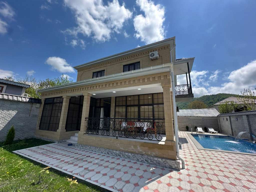 Qəbələ Qəbələ, Azerbaycan günlük kirayə Həyət evi / Villa 350 AZN-a 5 otaqlı