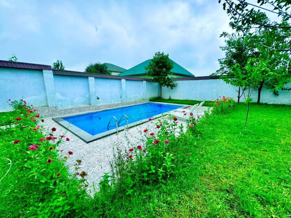 Qəbələ Qəbələ səhəri günlük kirayə Həyət evi / Villa 200 AZN-a 4 otaqlı