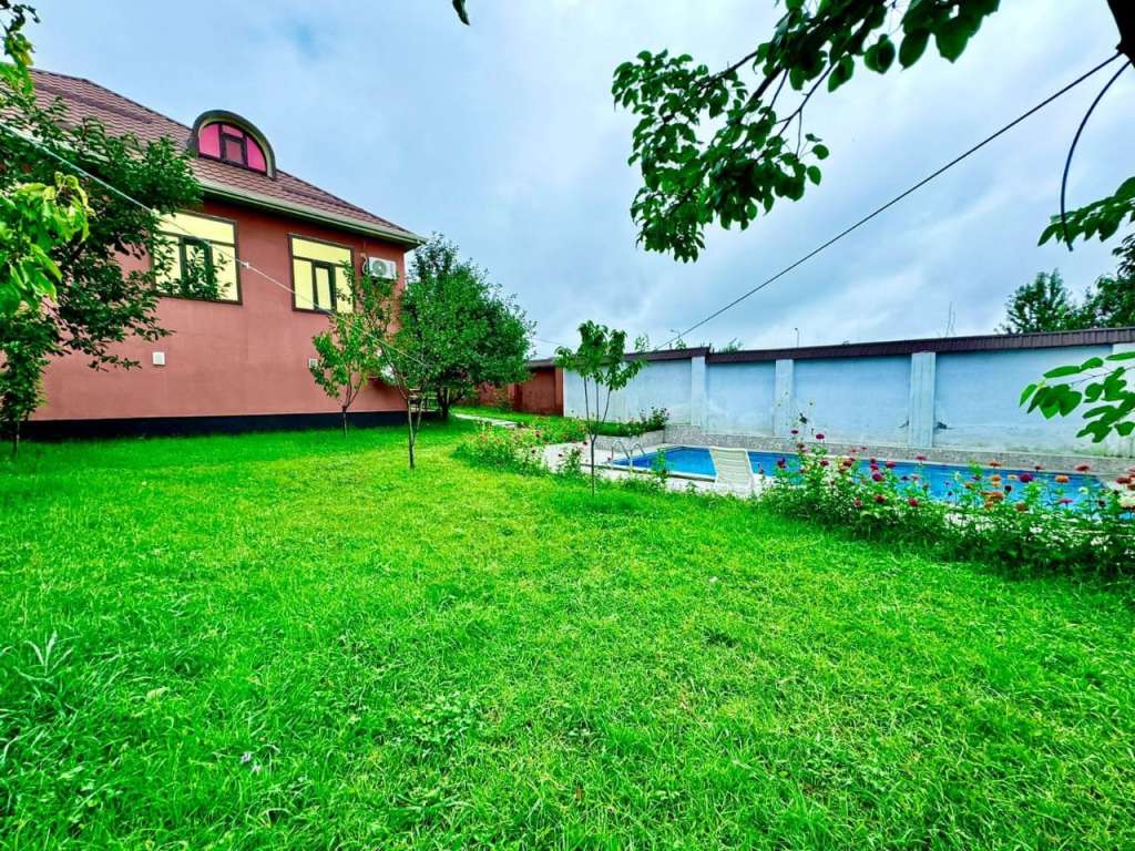 Qəbələ Qəbələ səhəri günlük kirayə Həyət evi / Villa 200 AZN-a 4 otaqlı