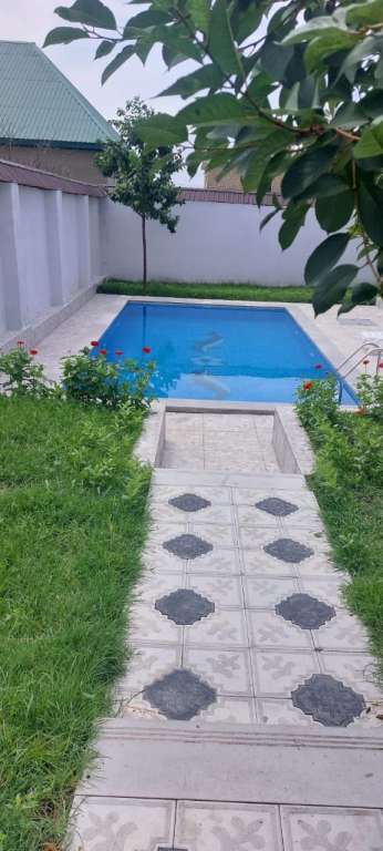 Qəbələ Qəbələ səhəri günlük kirayə Həyət evi / Villa 200 AZN-a 4 otaqlı