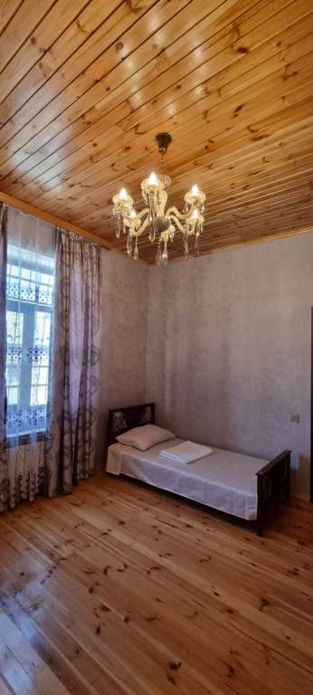 Qəbələ Qəbələ səhəri günlük kirayə Həyət evi / Villa 200 AZN-a 4 otaqlı
