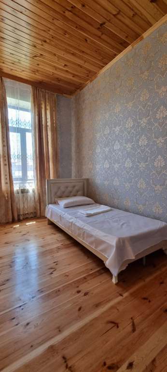 Qəbələ Qəbələ səhəri günlük kirayə Həyət evi / Villa 200 AZN-a 4 otaqlı