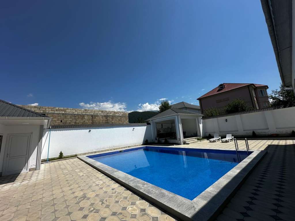 Qəbələ Qəbələ, Azerbaycan günlük kirayə Həyət evi / Villa 250 AZN-a 3 otaqlı