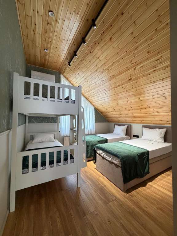 Qəbələ Qəbələ günlük kirayə Həyət evi / Villa 350 AZN-a 4 otaqlı