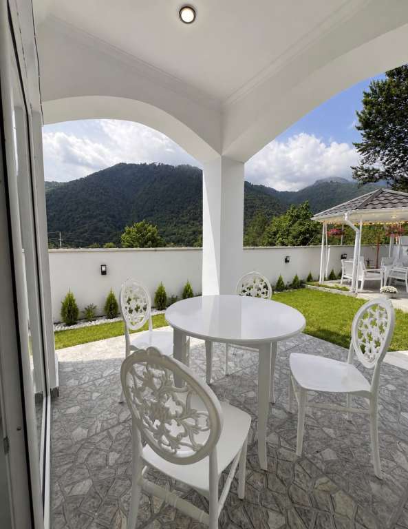 Qəbələ Qəbələ günlük kirayə Həyət evi / Villa 300 AZN-a 4 otaqlı