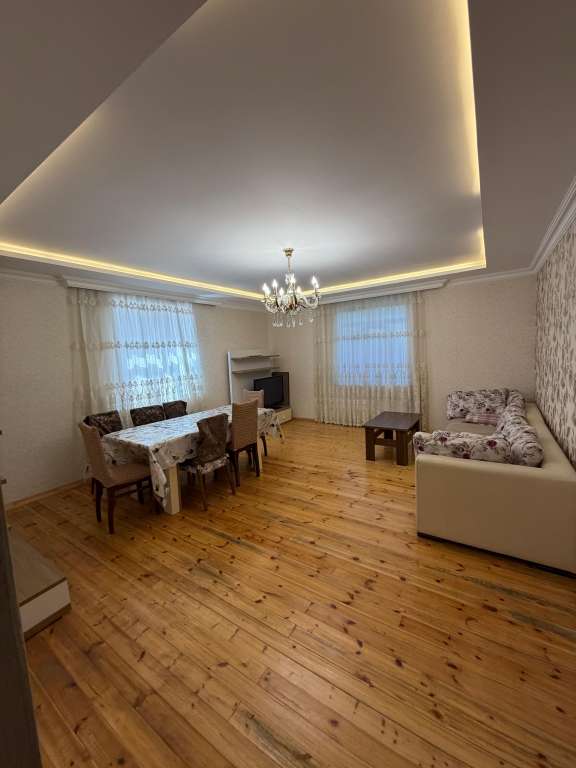 Qəbələ Qəbələ günlük kirayə Həyət evi / Villa 400 AZN-a 5 otaqlı