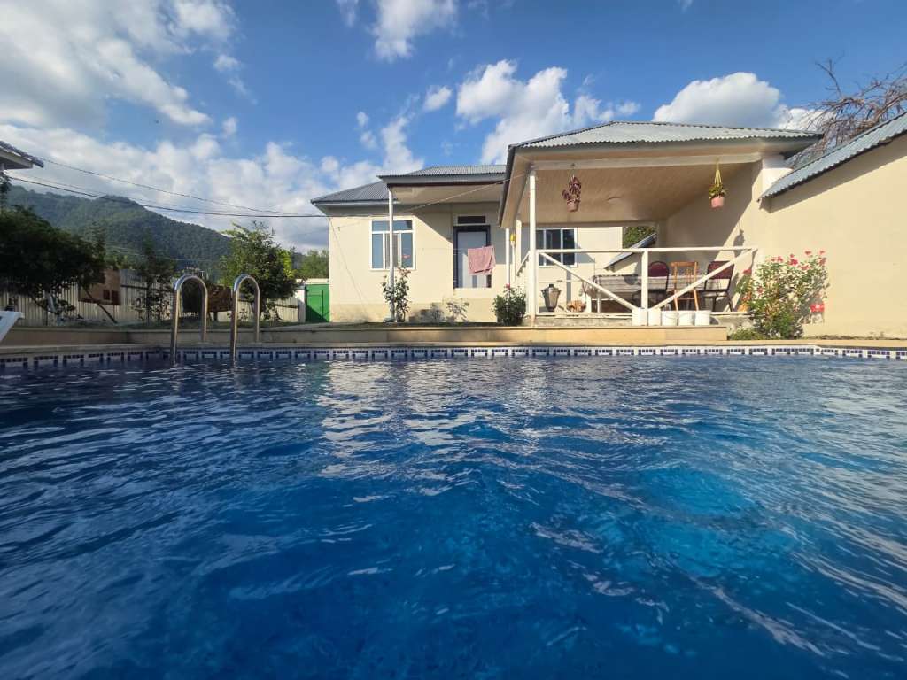 Qəbələ Qəbələ Azərbaycanda günlük kirayə Həyət evi / Villa 220 AZN-a 3 otaqlı