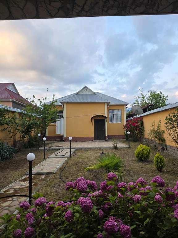 Qəbələ Qəbələ, Azerbaycan Azərbaycanda günlük kirayə Həyət evi / Villa 100 AZN-a 2 otaqlı