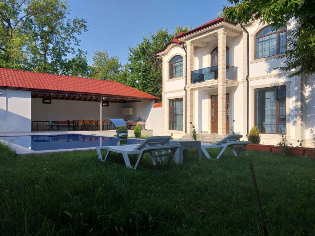 Qəbələ Qəbələ, Azerbaycan günlük kirayə Həyət evi / Villa 400 AZN-a 3 otaqlı