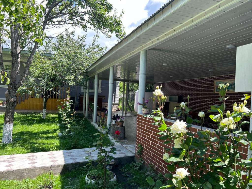 Qəbələ Qəbələnd 1km məsafədə günlük kirayə Həyət evi / Villa 100 AZN-a 4 otaqlı