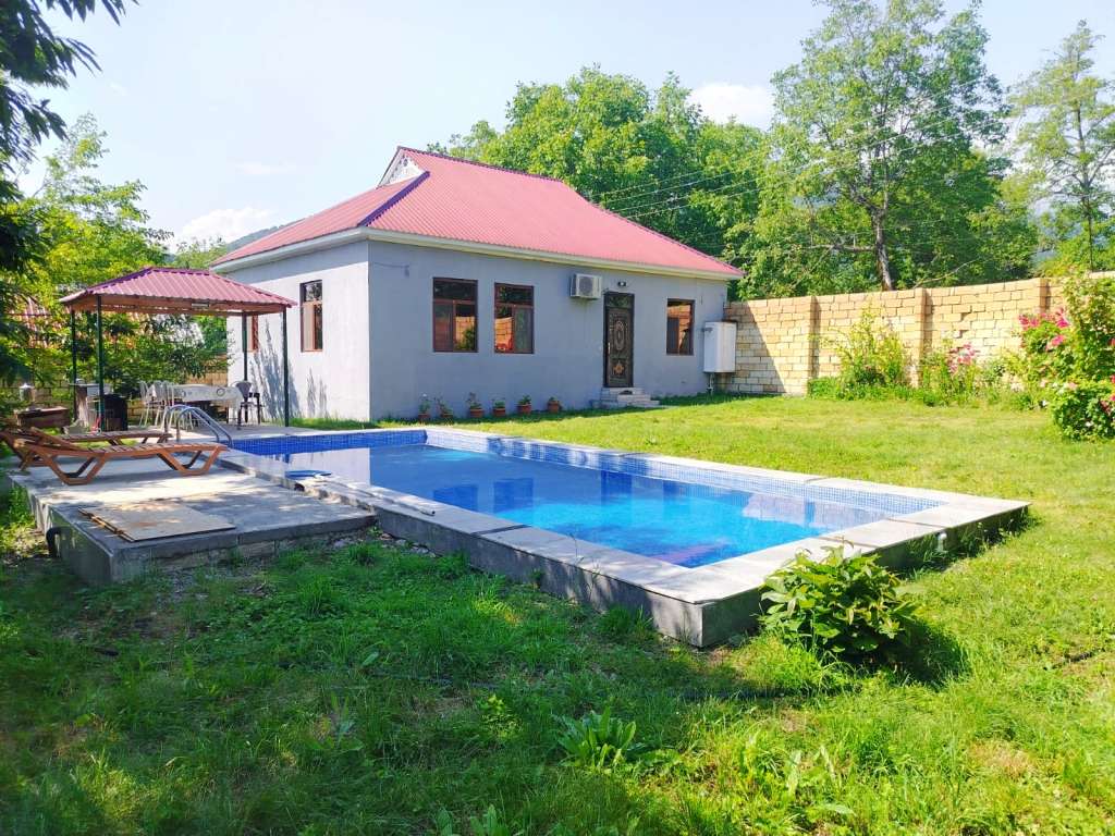 Qəbələ 2R26+78 Həmzəli, Azərbaycan Azərbaycanda günlük kirayə Həyət evi / Villa 70 AZN-a 3 otaqlı